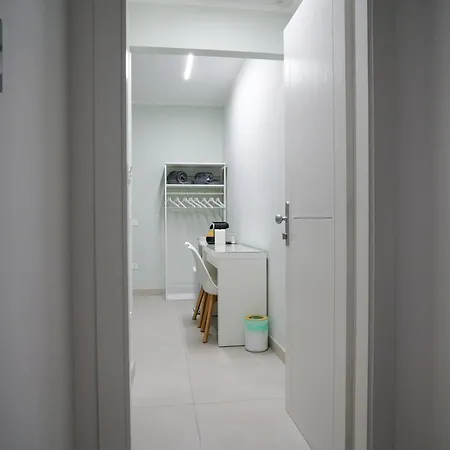 Merinhouse Bed and Breakfast Πομπηία